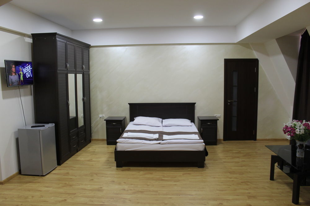 Best View Hotel Erivan Exterior foto